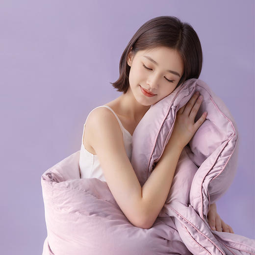 多喜爱 金羽朵95进口白鹅绒冬被-羽白/云紫/雪金【95%绒子含量】【分区保暖工艺】【皮箱包装】【1000+清洁度】【波兰进口】【柔暖缎面料】【A类品质】匠人手挑白绒 黄金取绒位 商品图9