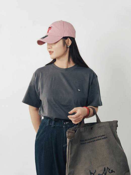 【早鸟价】卡夫卡文学T恤 可选 自由之翼/人海孤岛 落肩宽松款  文创 T恤 短袖  广西师范大学出版社 商品图14