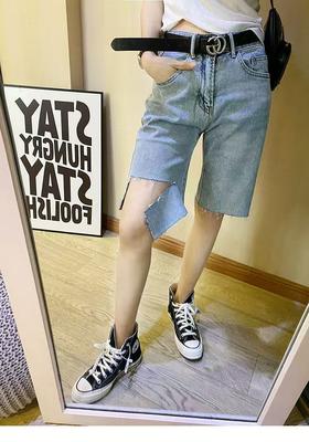 【超值特卖】潮牌黄色箭头标破洞牛仔短裤M1-1-喜出