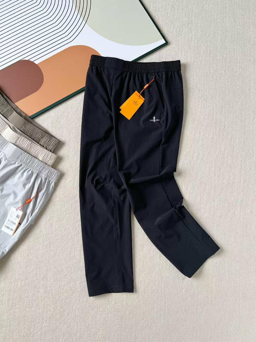 原单正品比音勒芬男士四面弹速干长裤，颜色：灰色  米白  咖色  黑色
尺码：M L XL XXL 商品图2