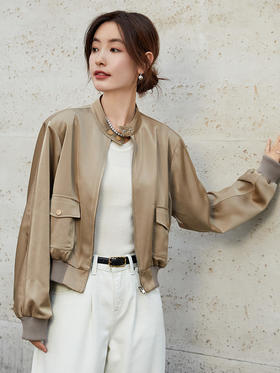 时尚卡其色立领短款夹克外套女 双口袋棒球服风上衣