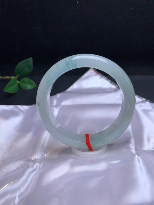 620528，57 冰飘花手镯，冰底。飘清新淡雅的花色，干净清爽 商品图2