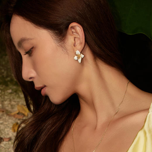 【李若彤同款】Garden of Eden 伊甸园系列 | 白色四瓣花耳环 商品图4
