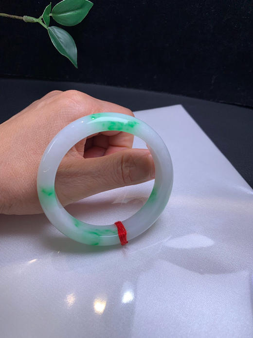 620525，54.5飘阳绿正圈，清新白底，飘阳绿色， 底妆细腻干净 商品图5