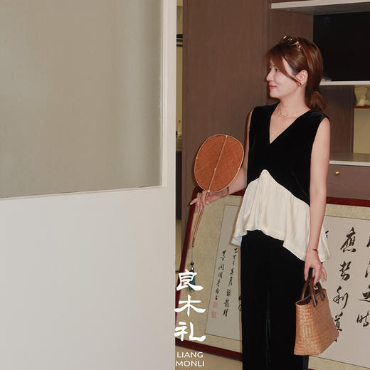 【预售7天】良木礼鱼尾丝绒上衣（25620） 商品图4