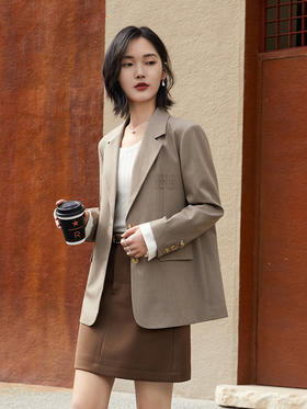 卡其色西装外套女秋季新款 宽松休闲设计感小众高级感小西服上衣