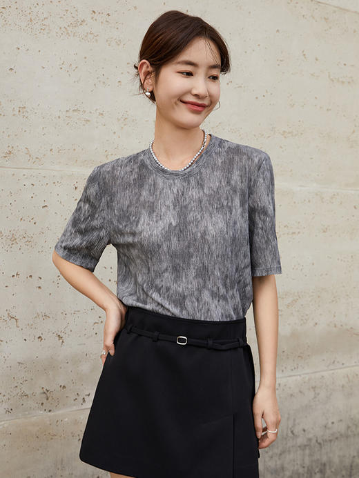 简约不简单✨ 灰色纹理圆领 T 恤 基础款百搭上衣 商品图0