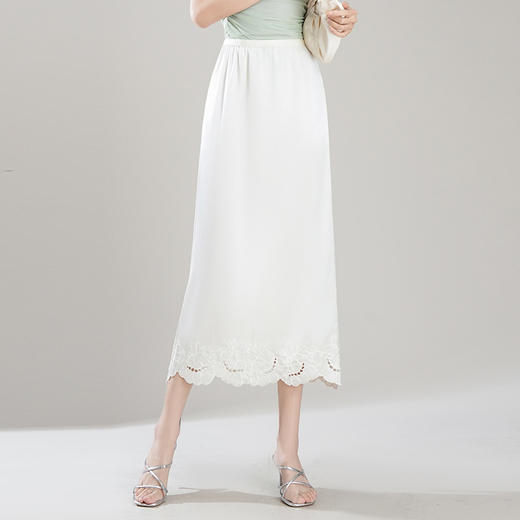 「自」全新升级【铂金会员146/天猫199/差价53】(03643)洛诗琳复古国风镂空刺绣半身裙2025夏季高腰显瘦气质开叉裙 商品图3