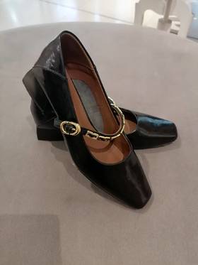 【门店同款】ENJOY春季复古一字扣带低跟单鞋 160364137