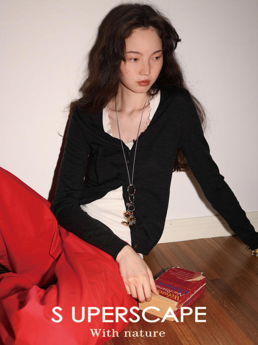 素舶 100澳洲极细美丽诺羊毛四季可穿V领领口抽皱修身针织开衫 商品图3