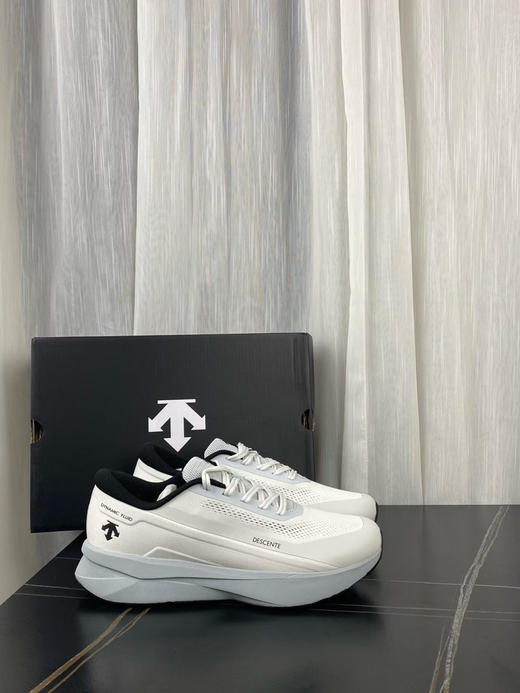 原单正品迪桑特DESCENTE Enerzite 舒适百搭 低帮跑步鞋 男女同款 白橙色 黑色 白色
36-45 商品图1