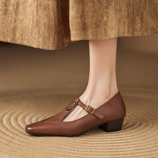 【预售5天】牛皮版~复古法式T字带玛丽珍鞋女新款百搭真皮浅口山茶花中跟单鞋LD&7306 商品图0