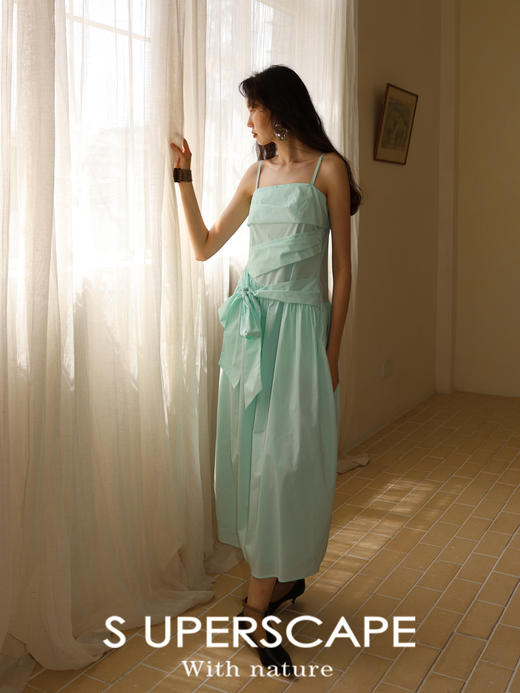 【6折不退换 买六免一】素舶 高支高密棉感不对称褶皱收腰花苞吊带连衣裙 商品图3