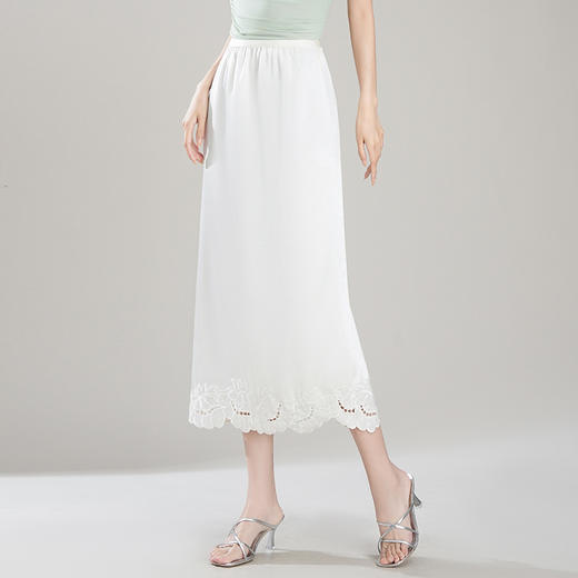 「自」全新升级【铂金会员146/天猫199/差价53】(03643)洛诗琳复古国风镂空刺绣半身裙2025夏季高腰显瘦气质开叉裙 商品图2