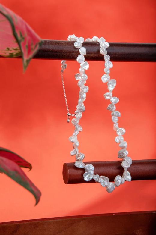 一周内发货【定制加长50厘米珍珠项链+5厘米延长链 搭配925银配件，耳钉长约11mm】小花瓣异形巴洛克珍珠项链，淡水高级感，不规则轻奢脖颈链 商品图9