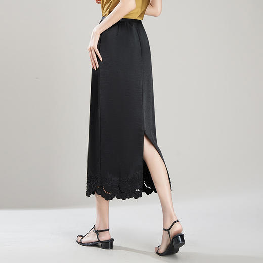 「自」全新升级【铂金会员146/天猫199/差价53】(03643)洛诗琳复古国风镂空刺绣半身裙2025夏季高腰显瘦气质开叉裙 商品图1