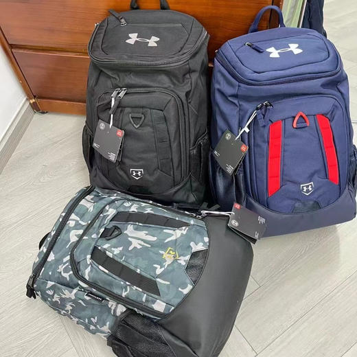 原单正品安德玛UA Undeniable男女训练运动背包 旅行包 日常通勤包他来啦

颜色：黑色、藏青色、迷彩色
尺寸：宽33，高50，厚20cm 商品图1