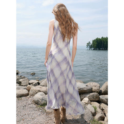 三彩2025秋季新款法式浪漫格纹连衣裙高腰无袖A字大摆长裙复古M 商品图3