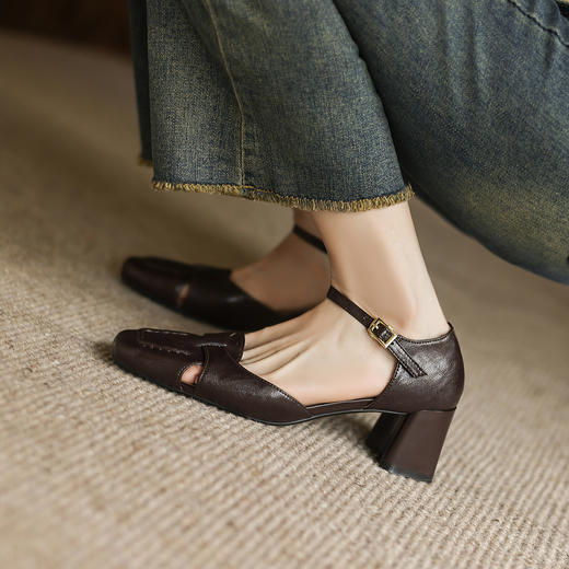 阿么手工女鞋夏季粗跟一字带凉鞋镂空仙女风2025新款不累脚5.5CM 商品图3