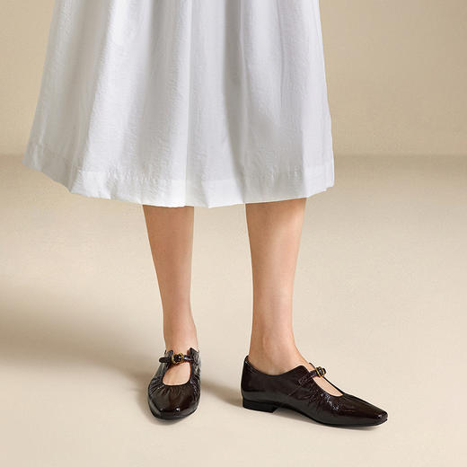 千百度低跟褶皱羊皮玛丽珍鞋女平底晚晚风浅口单鞋A25480055 商品图1