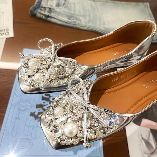 西遇水钻浅口单鞋女新款秋季绝美蝴蝶结瓢鞋软底银色平底鞋V1456901 商品图5