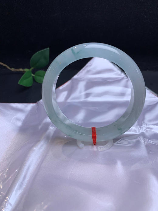 620528，57 冰飘花手镯，冰底。飘清新淡雅的花色，干净清爽 商品图3