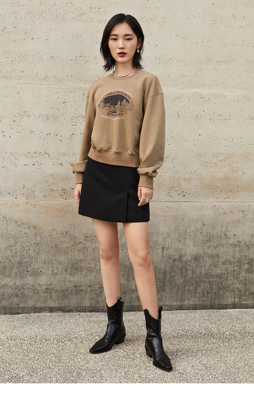 复古风卡其色印花圆领卫衣女 宽松百搭休闲上衣 商品图1