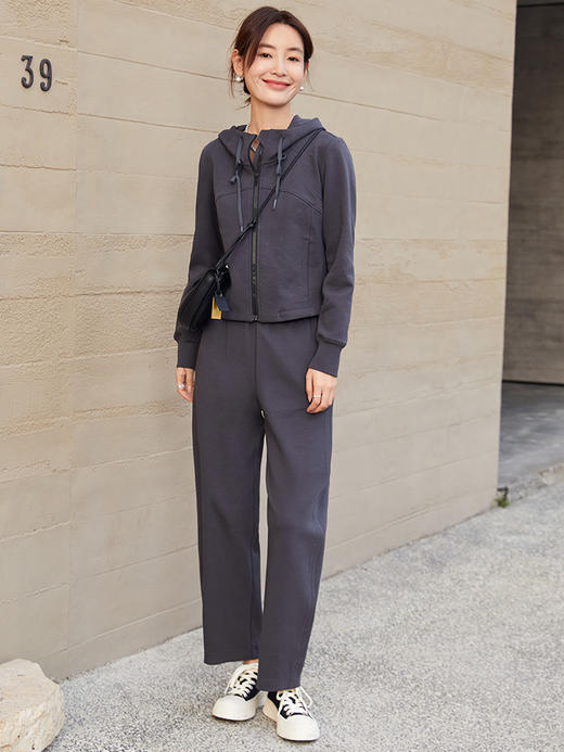 早秋必备！修身连帽拉链外套 深灰调尽显高级气质 商品图1