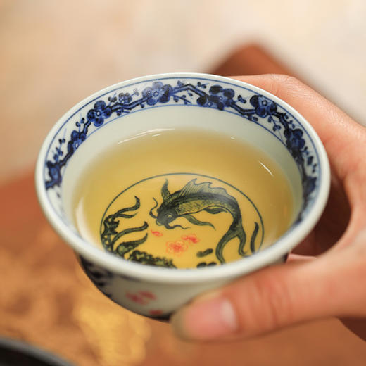 一儒堂郑福星联名青花加彩鱼藻压手杯 商品图12