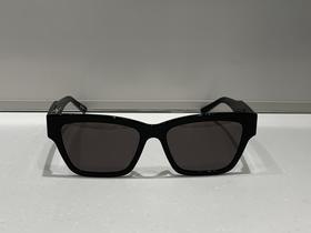 开云眼镜 巴黎世家 太阳眼镜女  BB0307SA-001【不退不换，介意勿拍】