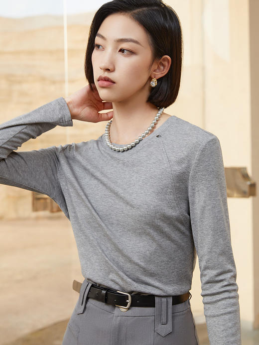 灰色长袖T恤女秋季新款 简约圆领修身内搭打底衫百搭显瘦上衣 商品图0