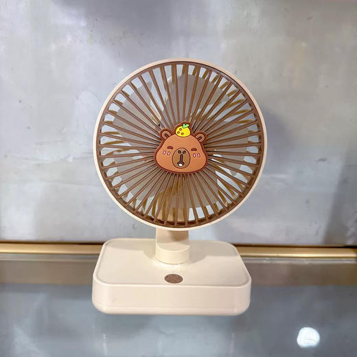 点滴DD8073卡皮巴拉台式炫彩风扇 商品图1