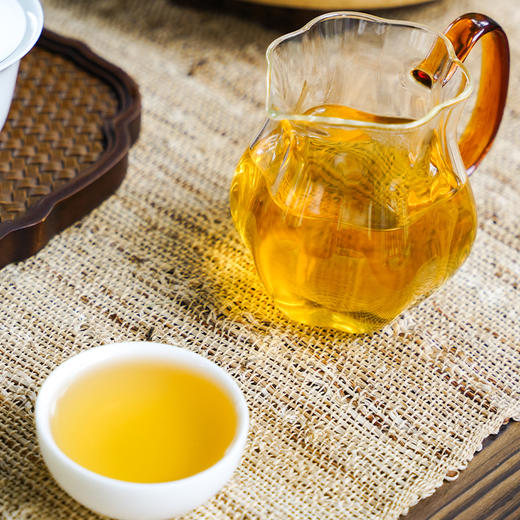 12.20日早10点；2019年头春正统班章古树料，勐海3年竹龄的老香竹！完美融合，勐海干仓转化6年；品质过硬；300g/筒 商品图5