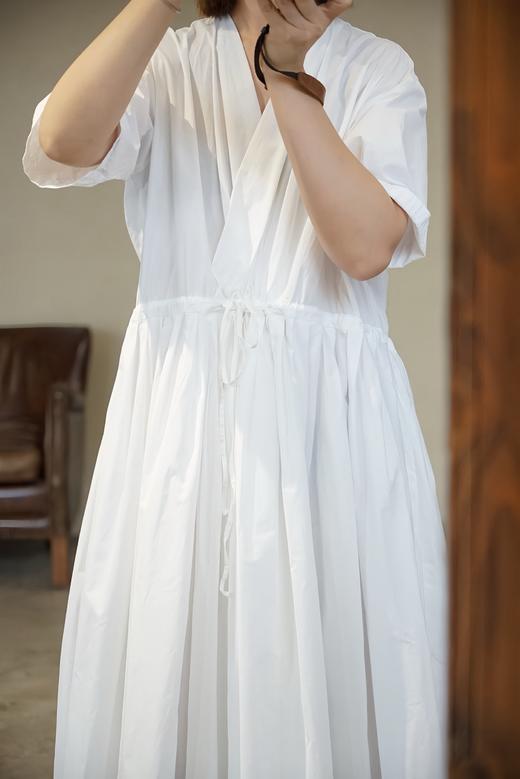 Manuelle Guibal 2色V领连衣裙 商品图0