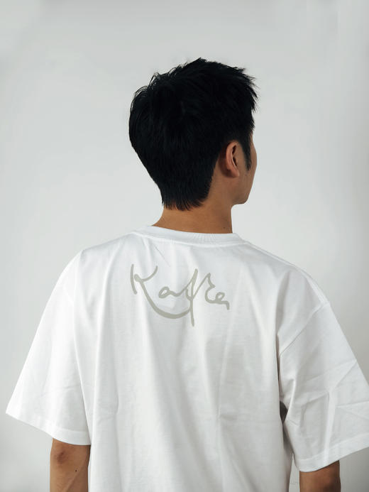 【早鸟价】卡夫卡文学T恤 可选 自由之翼/人海孤岛 落肩宽松款  文创 T恤 短袖  广西师范大学出版社 商品图13