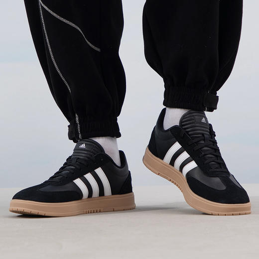 阿迪达斯 GRADAS低帮板鞋男女同款 商品图1