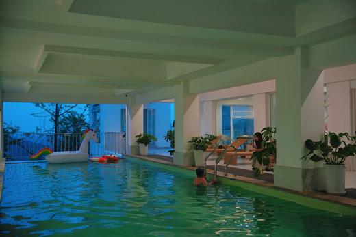 【崇州·568号院】8房包院家庭聚会，古寺旁圣托里尼风度假庄园，泳池/森林私汤，观景露台，k歌、健身房、台球桌游……blg 商品图1