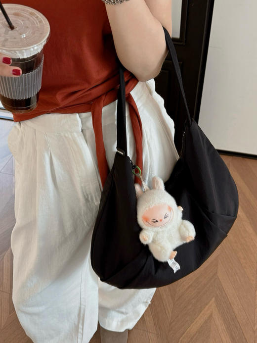 lu家Pleated系列10L单肩牛角包 商品图8