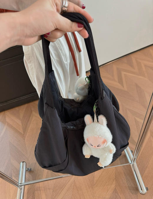 lu家Pleated系列10L单肩牛角包 商品图9