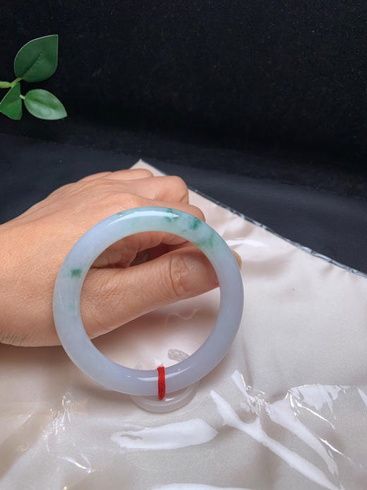 620535，54圆条飘花手镯 ，细糯飘蓝花。细腻干净 商品图5