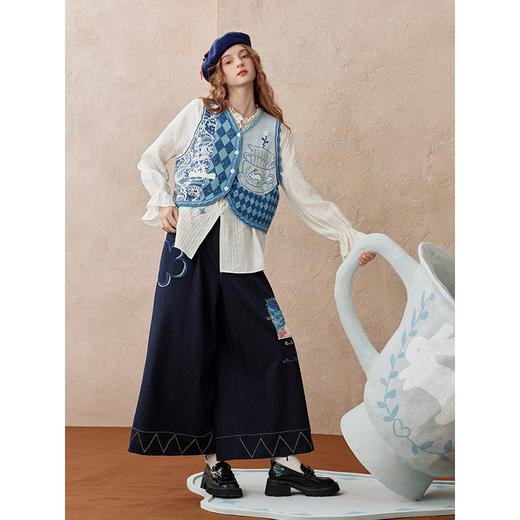 两三事方糖礼信2025秋季新款森女风立体章仔绣花色针织开衫女短款 商品图2