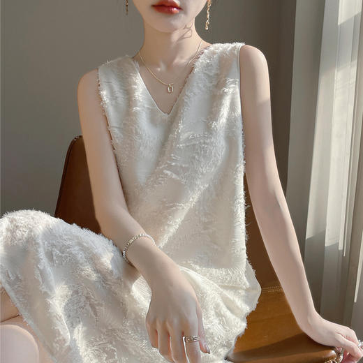 奥伊米夏季新款女约会穿搭气质柔美V领流苏剪花连衣裙长裙YTMA73 商品图0