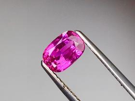 1.3ct刻面粉蓝宝裸石