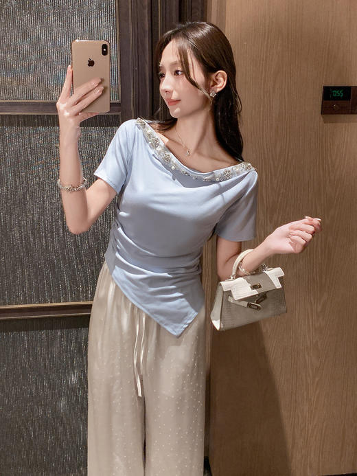 张心子【心动记号】露肩镶钻气质显瘦不规则上衣 U2507038 商品图1