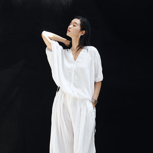 绽放395朵/【黑白灰系列·流动美学小衫】纯亚麻开襟七分袖上衣女 商品图2