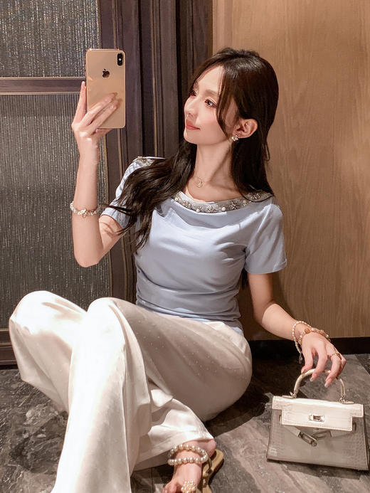 张心子【心动记号】露肩镶钻气质显瘦不规则上衣 U2507038 商品图5