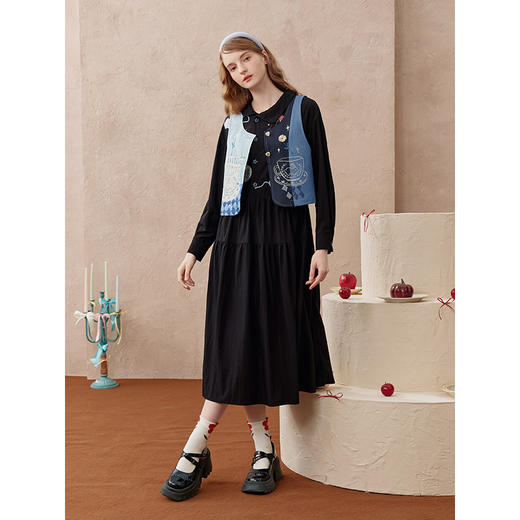 两三事 童梦奇遇 2025秋季新款森女风印花绳绣绑带a字连衣裙长裙 商品图2