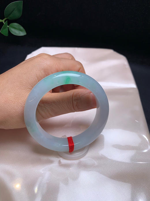 620540，52.8冰底飘绿手镯，很清新秀气，底妆干净清爽 商品图5