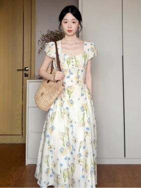 🔥🔥【AUChris郁金香法式方领连衣裙】💕家人们！🌟这条法式碎花裙我真的按头安利！ ☺️我宣布夏天氛围感密码被我挖到了‼️‼️