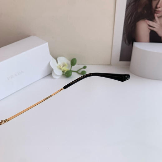 夏季特惠💰220 普拉达 时尚欧美双梁金属太阳镜 防晒防紫外线商务蛤蟆框墨镜 男女户外遮阳眼镜 商品图5